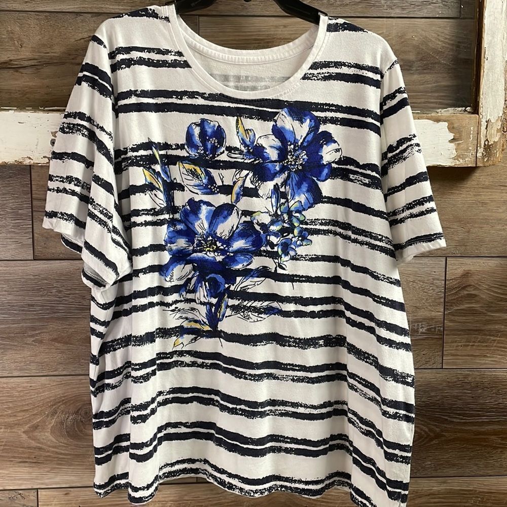 Alia Womens Plus Size 3X Floral Stripe Top, Navy Blue and White w/ Rhinestones